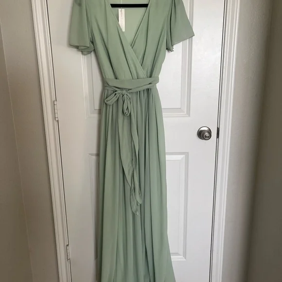Baltic Born | Dresses | Baltic Born Green Maxi Dress With Flutter Sleeves  And Vneck | Poshmark